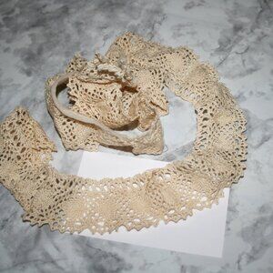 FLAT LACE #1457 - Crochet Mesh Floral Scallop Edge Natural - 1 1/2" x 1 1/2 yds